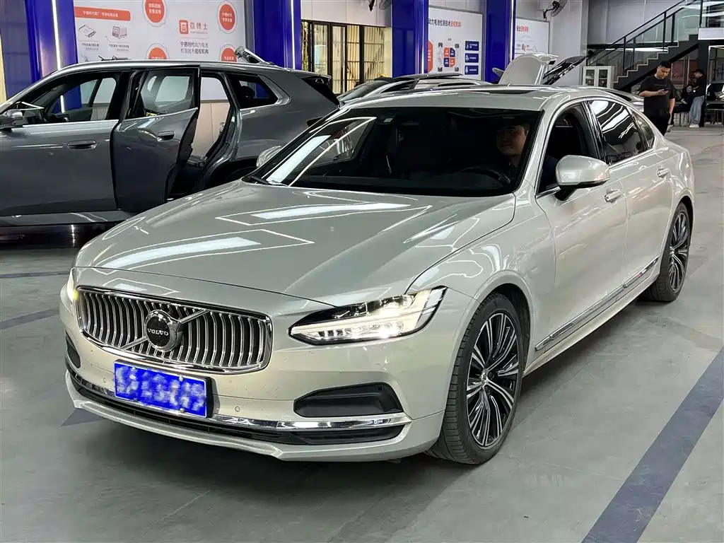 Volvo S90 2022