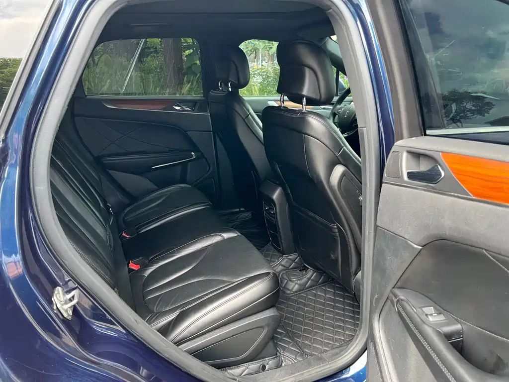 Lincoln MKC — миниатюра 14