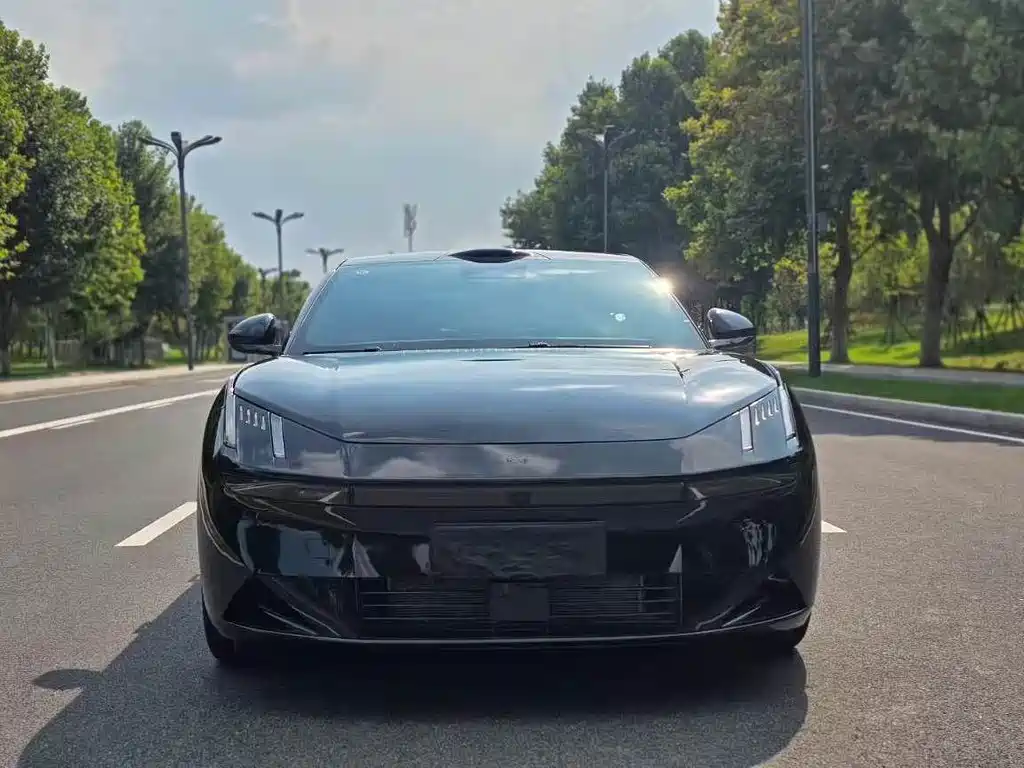 Lynk & Co 10 — миниатюра 2