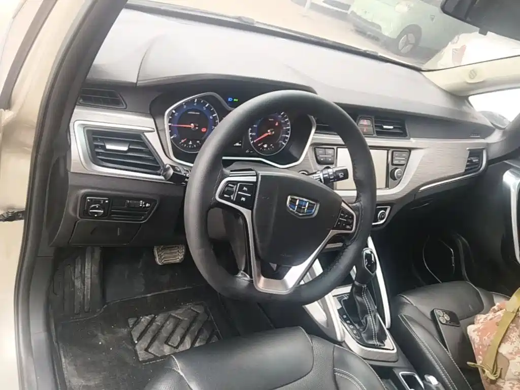 Geely Vision X3 — миниатюра 10