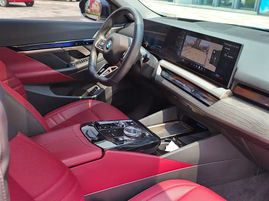 BMW 5 Series — миниатюра 12