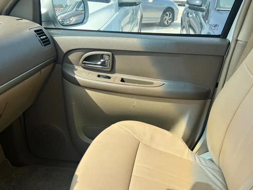 Buick GL8 2013 2.4L Comfort