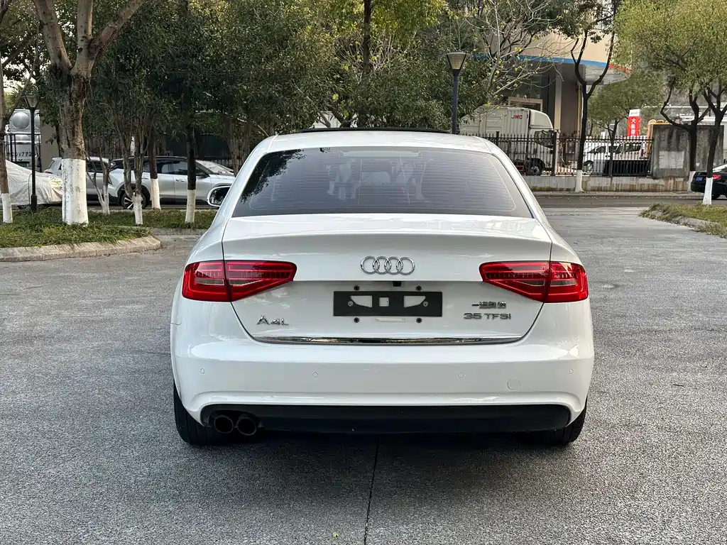 Audi A4L 2015 35 TFSI AT
