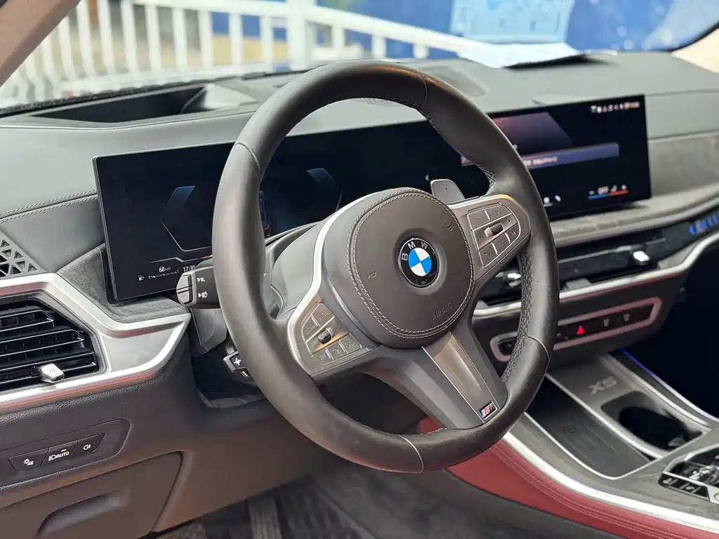 BMW X5 2023 xDrive 30Li Premium M Sport
