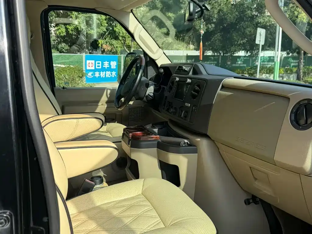 Ford E350 2011 5.4L