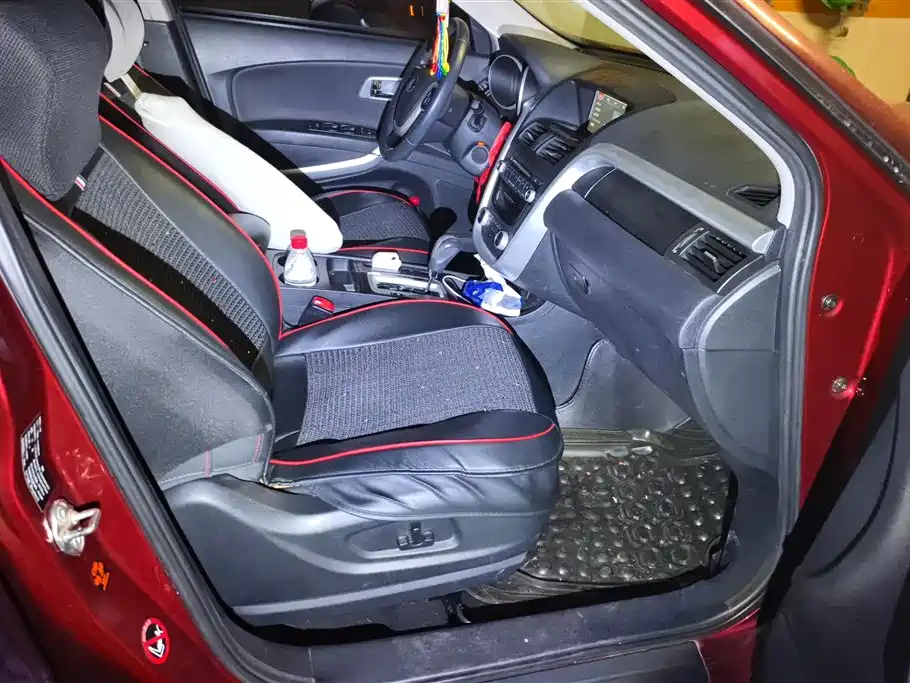 Bestune X80 2013 2.0L AT Luxury