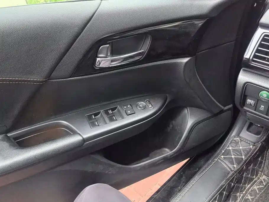 Honda Accord — миниатюра 7