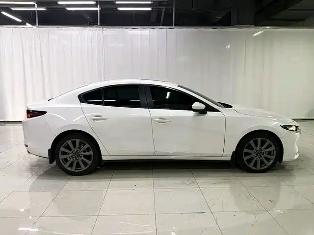 Mazda 3 Axela — миниатюра 7