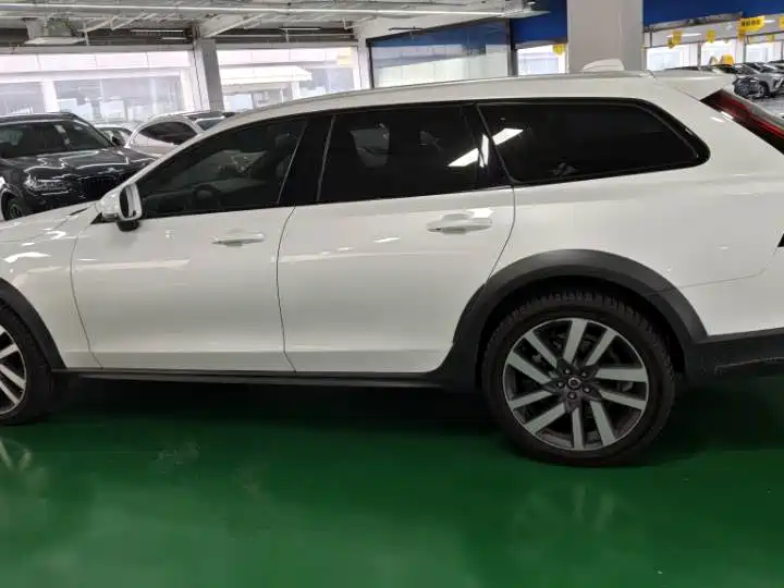Volvo V90 2022 Cross Country B5 AWD