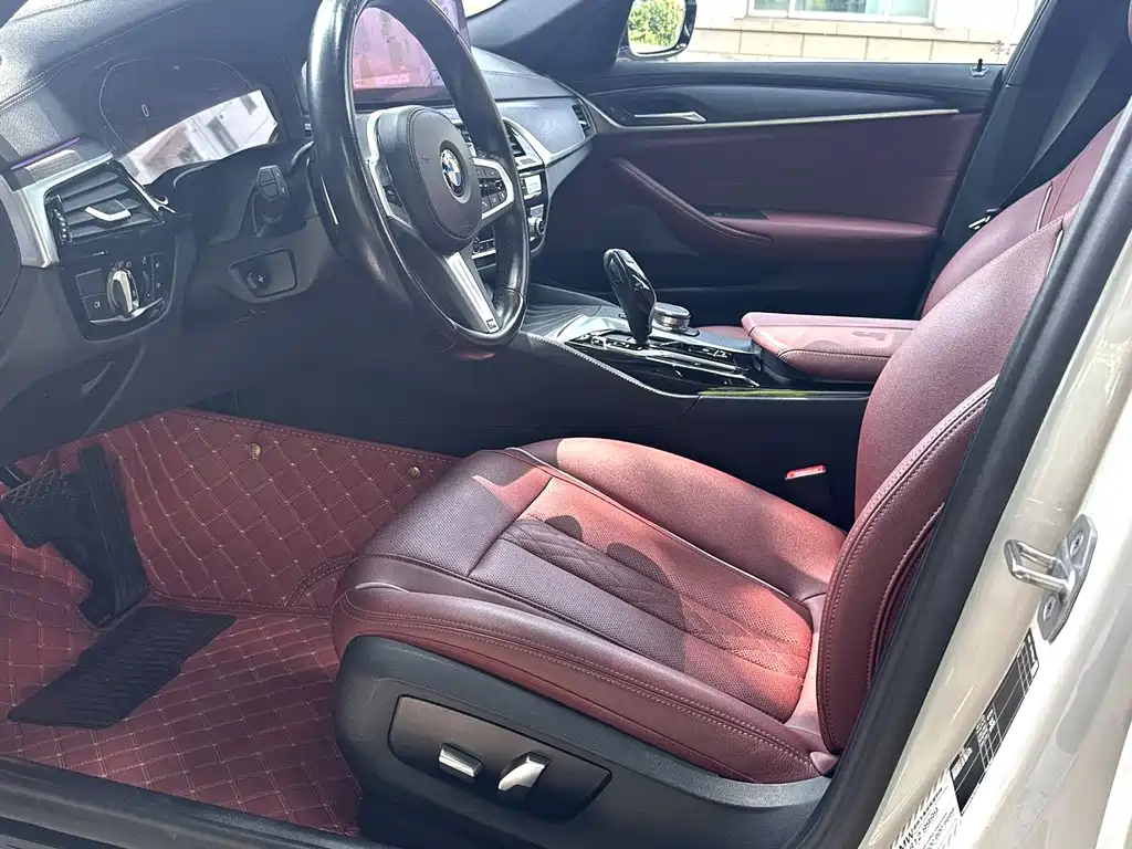 BMW 5 Series — миниатюра 8