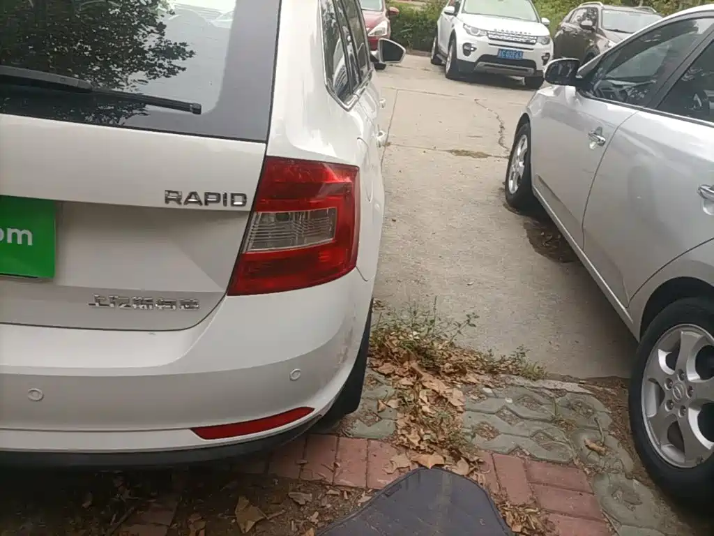 Skoda Rapid Spaceback — миниатюра 8