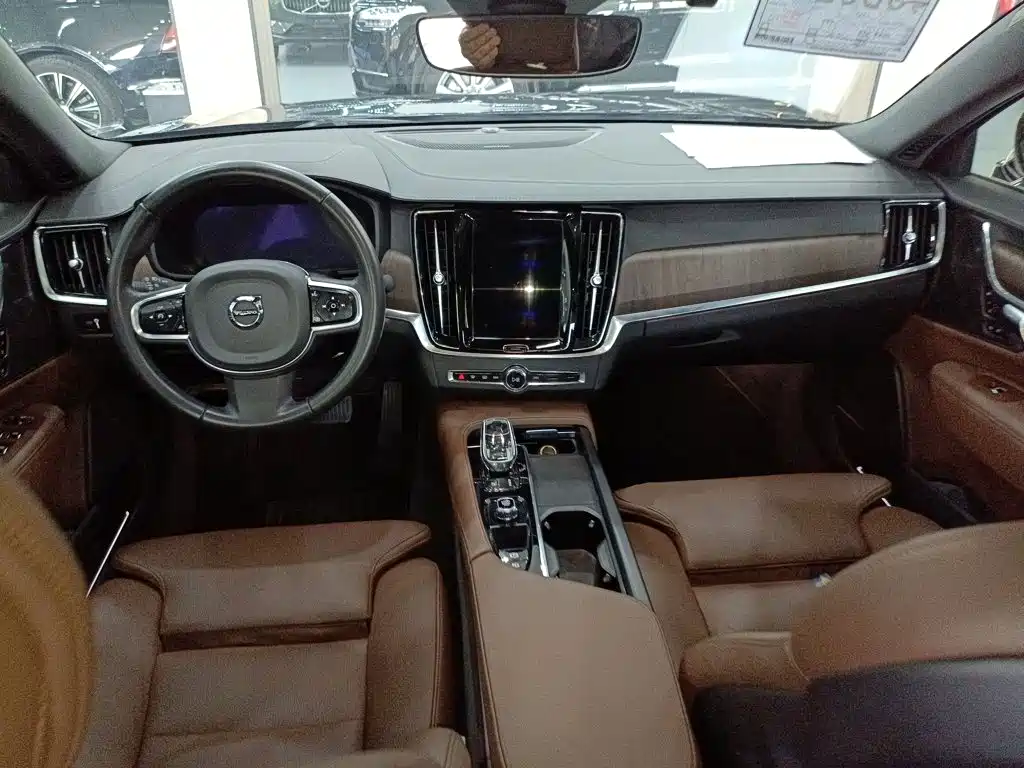 Volvo S90 2022 B5 Luxury