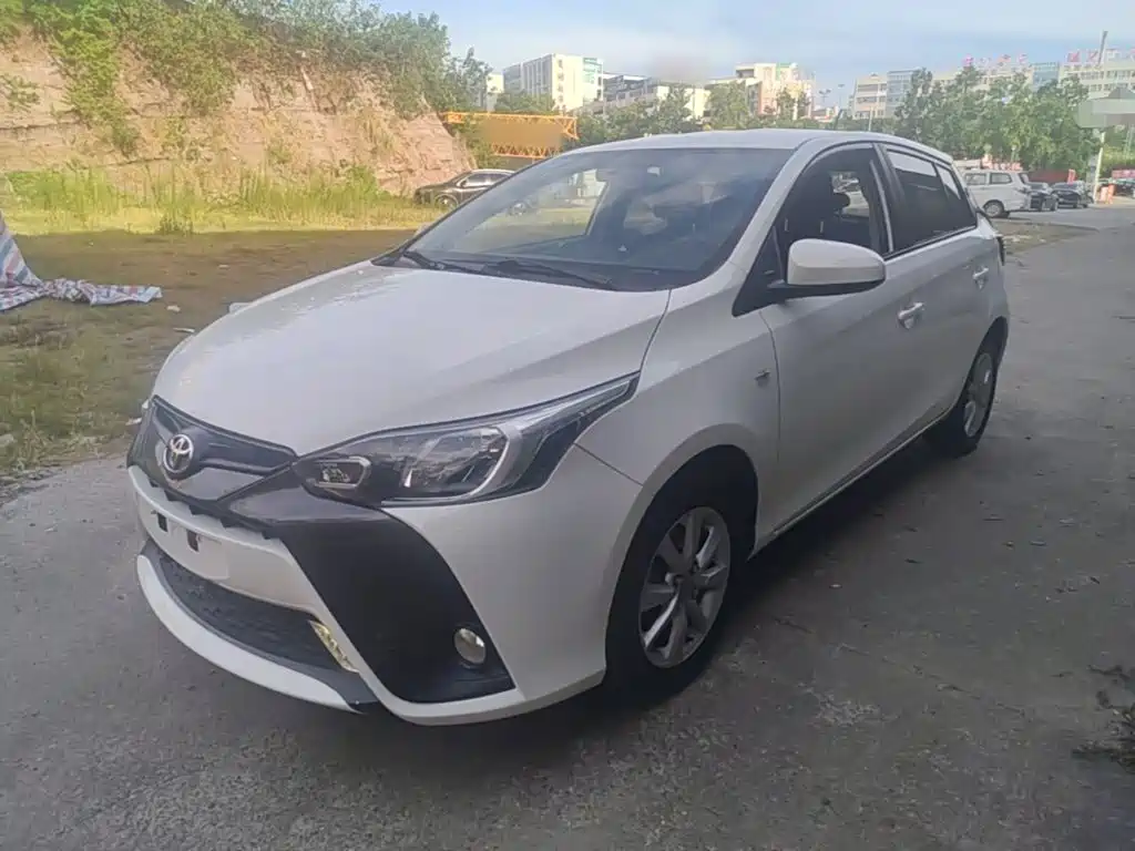 Toyota Yaris L — миниатюра 2