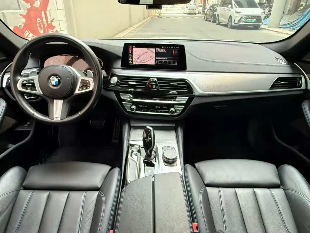 BMW 5 Series (Import) — миниатюра 7