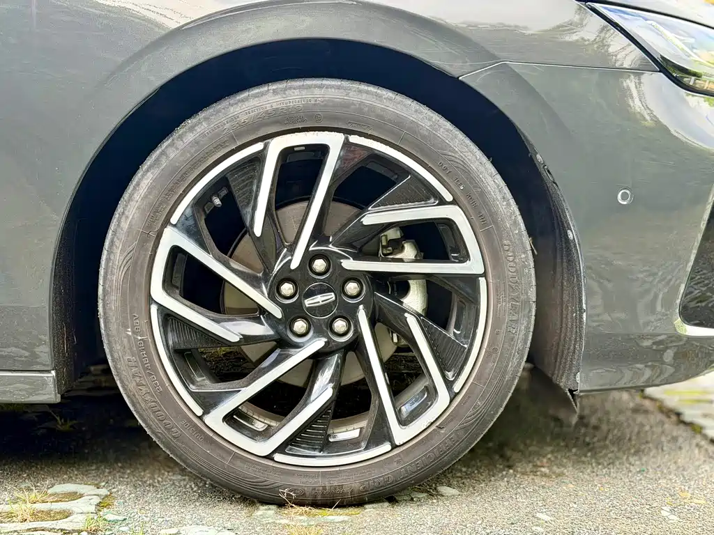 Lincoln Z — миниатюра 5