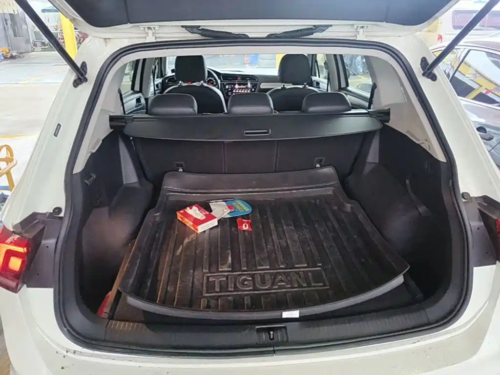 Volkswagen Tiguan L — миниатюра 19