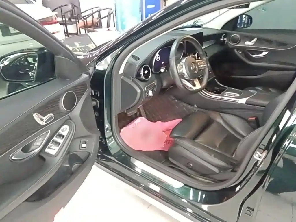 Mercedes-Benz C-Class — миниатюра 16