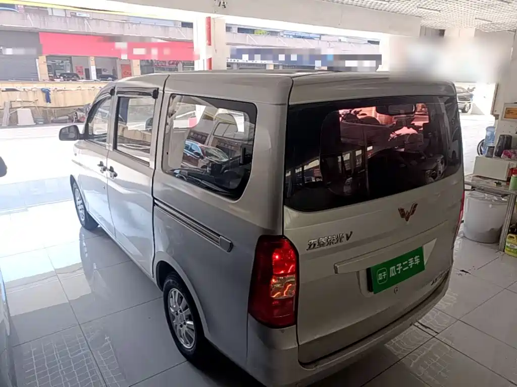 Wuling Rongguang V — миниатюра 5