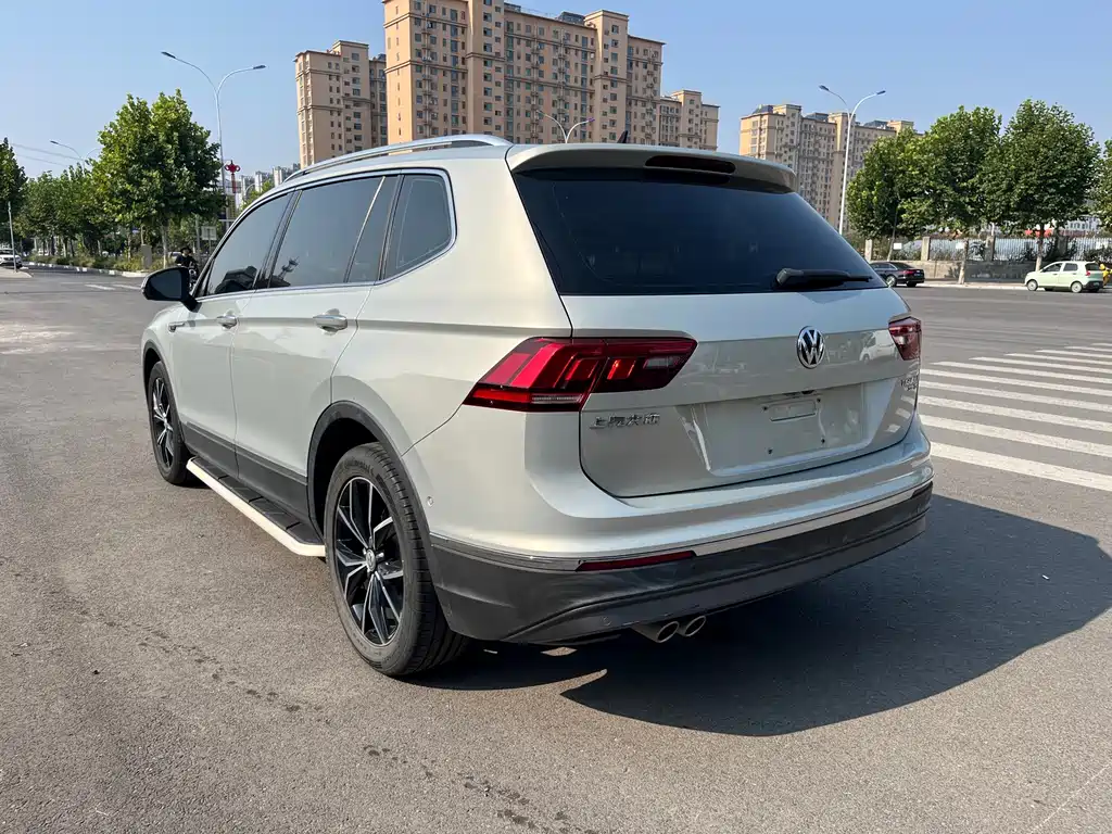 Volkswagen Tiguan L — миниатюра 2