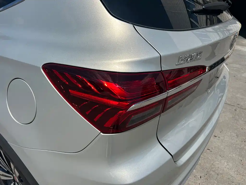 Roewe RX5 New Energy — миниатюра 6