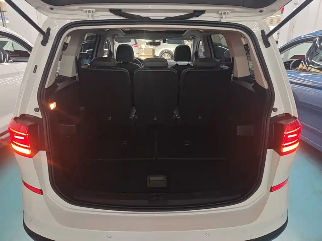 Volkswagen Touran — миниатюра 19