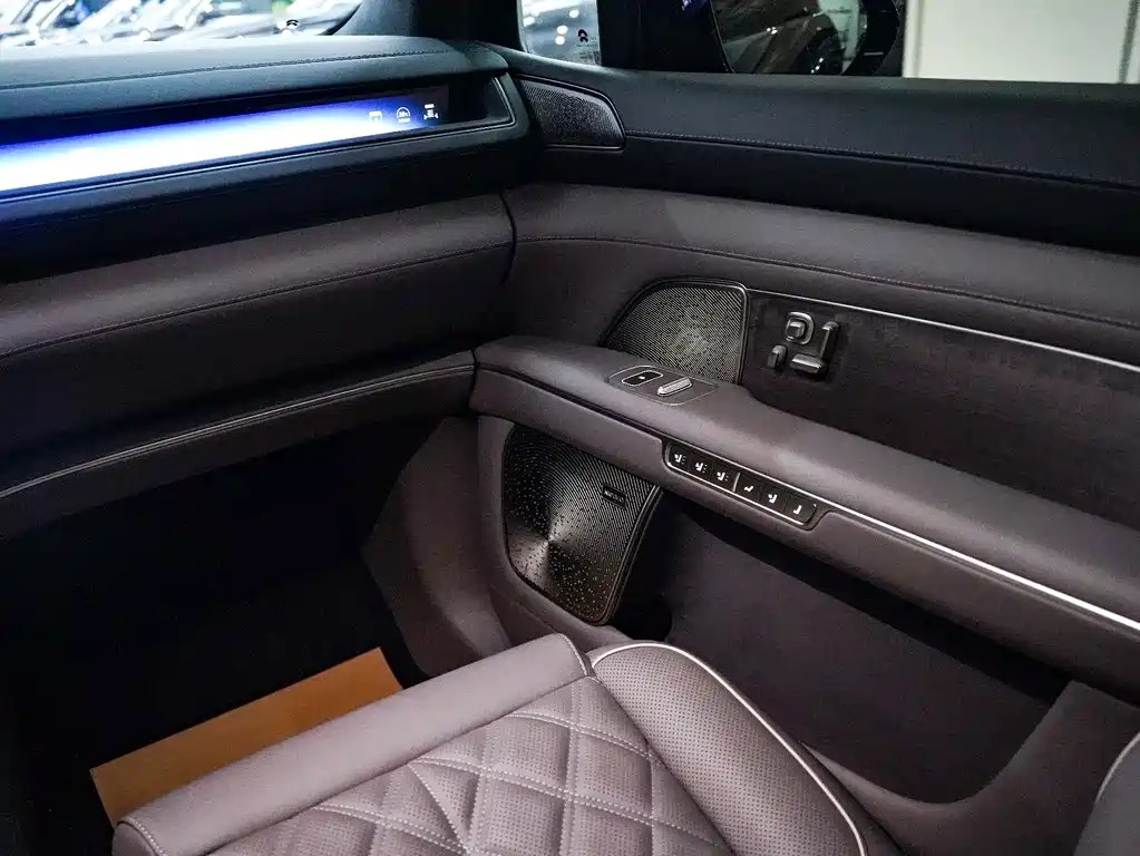 NIO ES8 — миниатюра 27