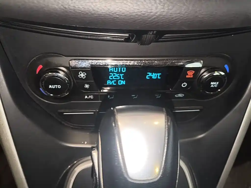 Ford Kuga — миниатюра 13
