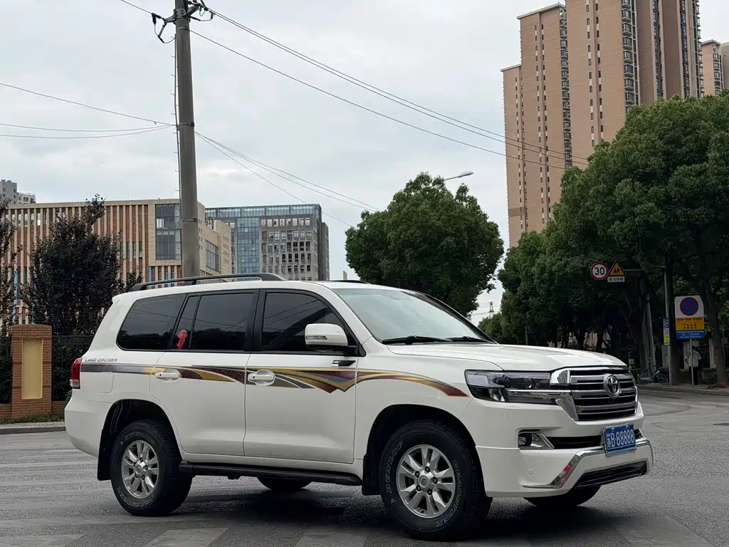 Toyota Land Cruiser 2010 4.7L AT VX