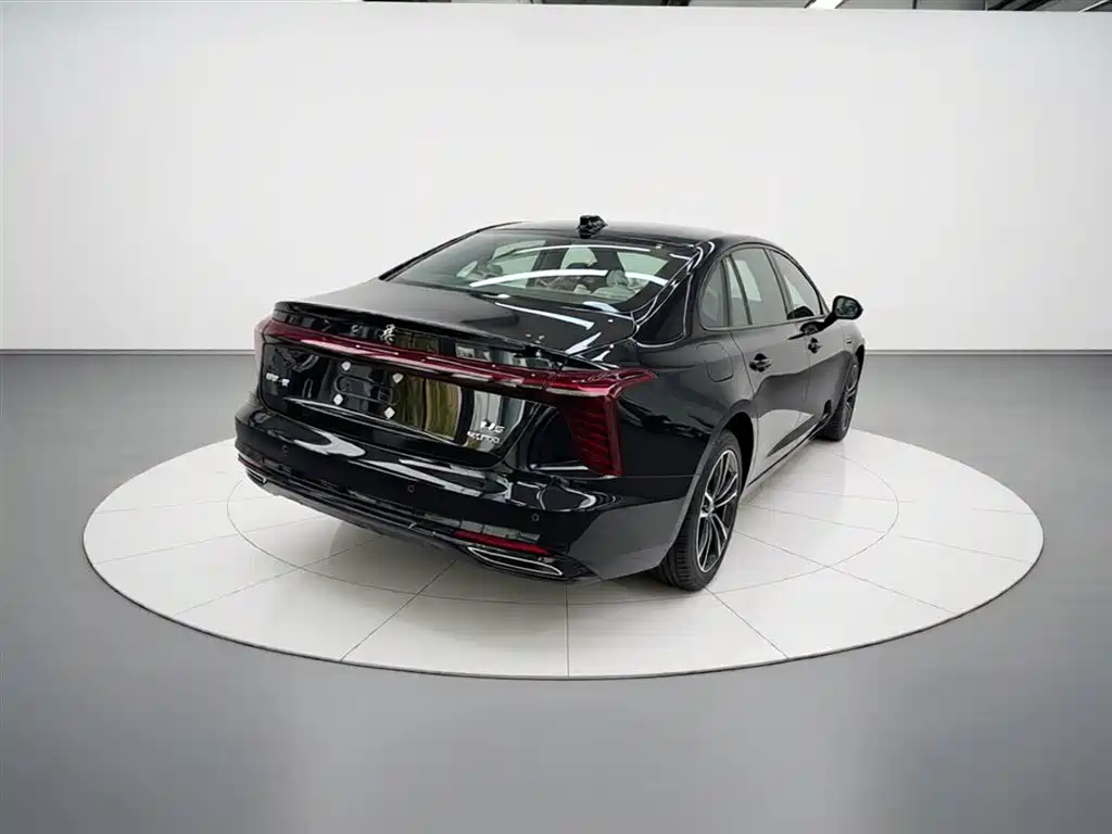 Hongqi H5 2025 2.0T AT 200