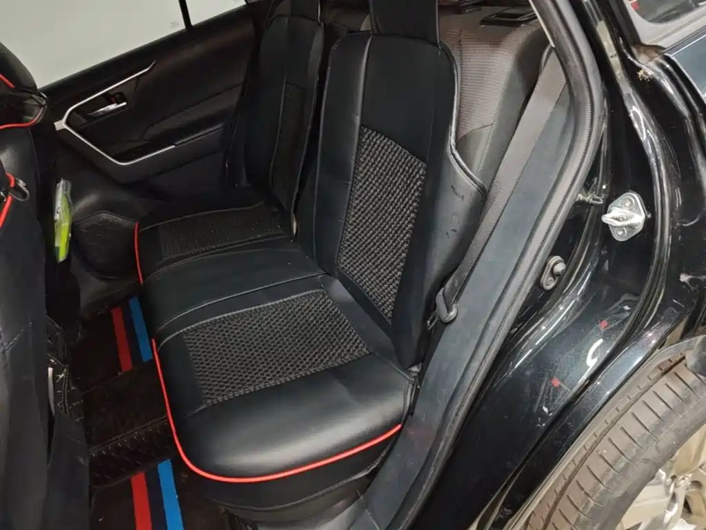 Toyota RAV4 — миниатюра 17