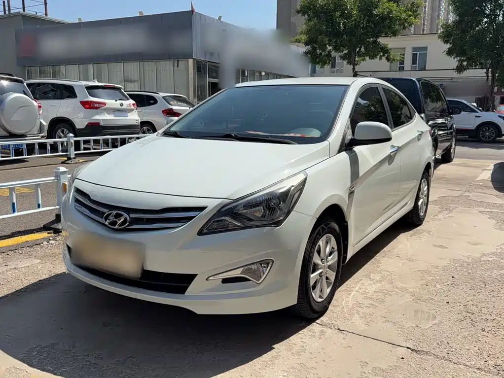 Hyundai Verna 2015