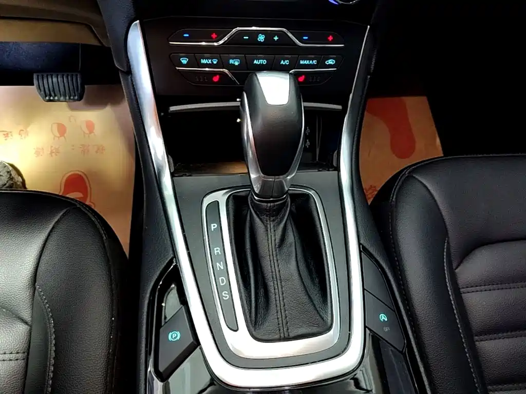 Ford Edge — миниатюра 14