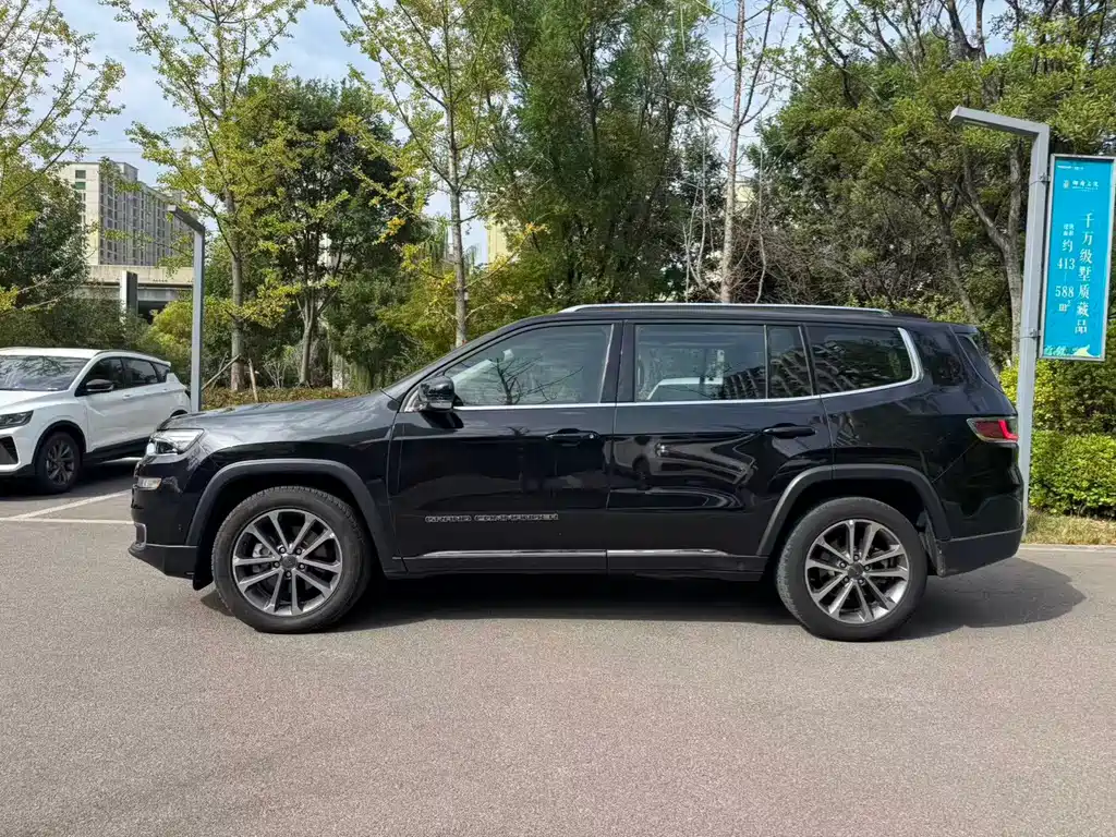 Jeep Grand Commander — миниатюра 4
