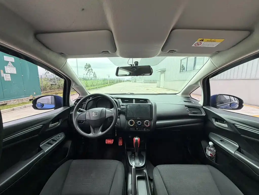 Honda Fit — миниатюра 6