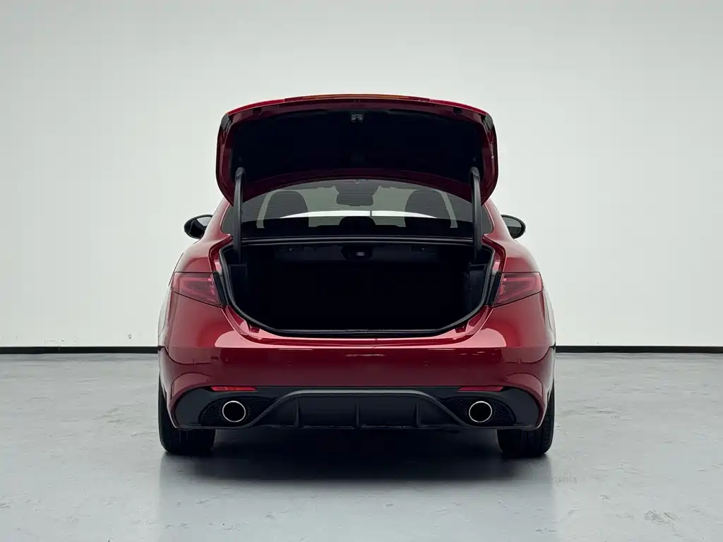 Alfa Romeo Giulia — миниатюра 9