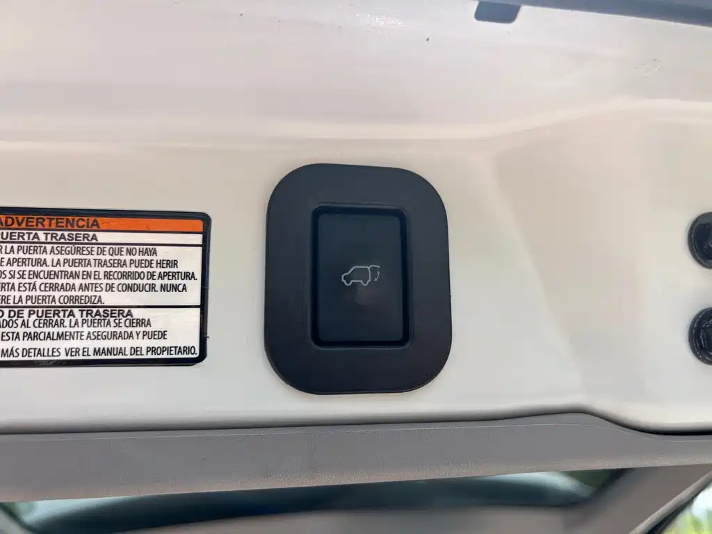 Toyota Sienna — миниатюра 24