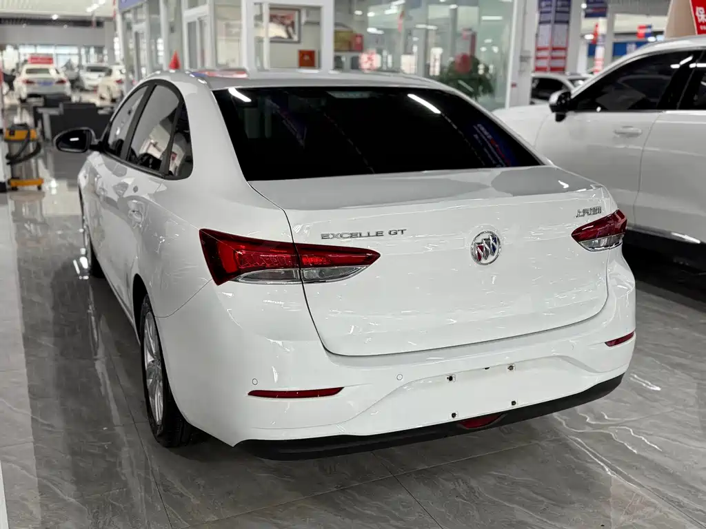 Buick Excelle — миниатюра 10