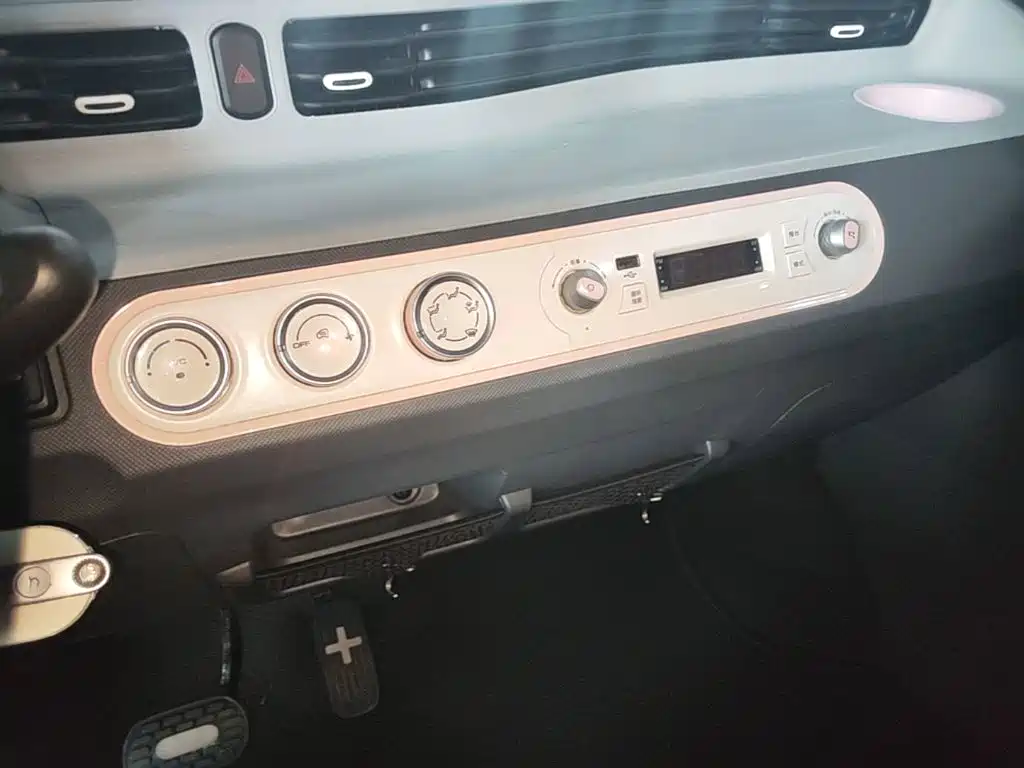 Wuling MINIEV — миниатюра 13