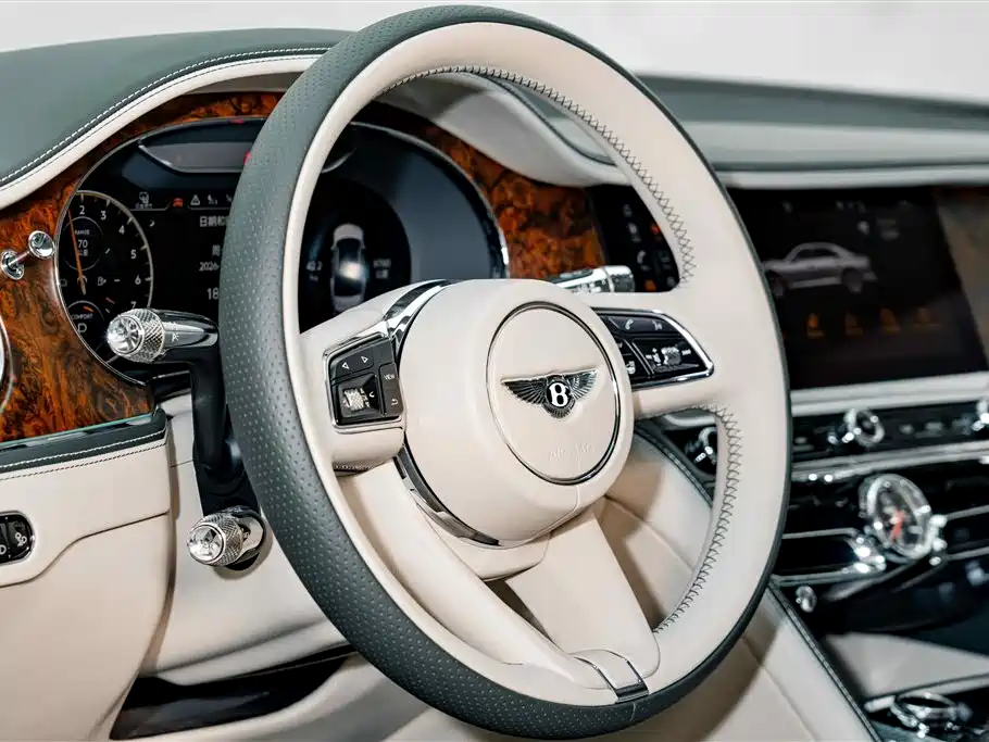 Bentley Flying Spur PHEV — миниатюра 9
