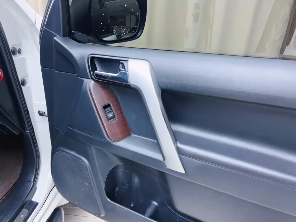 Toyota Prado — миниатюра 5