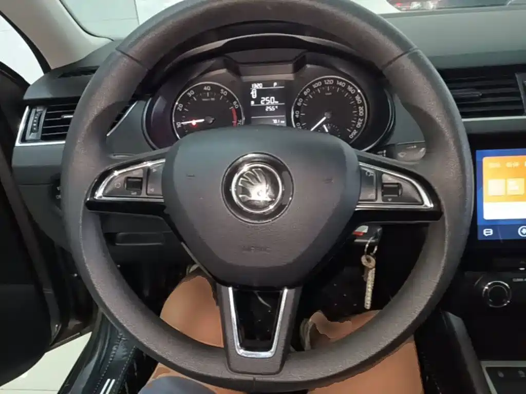 Skoda Octavia — миниатюра 11