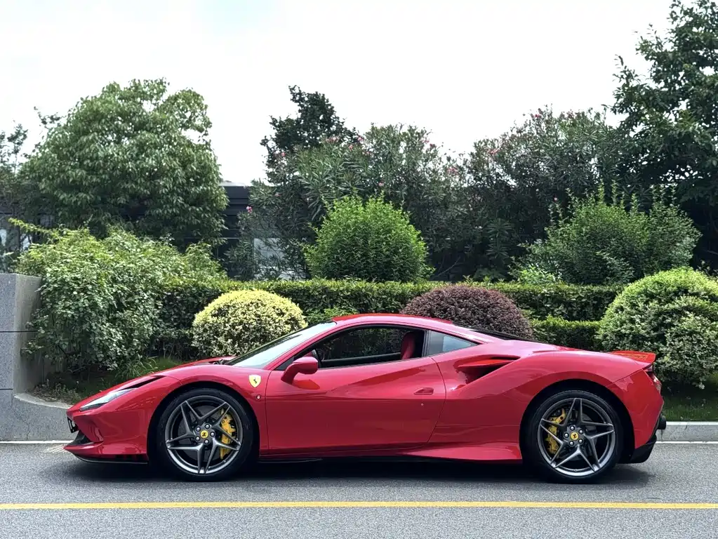 Ferrari F8 — миниатюра 4
