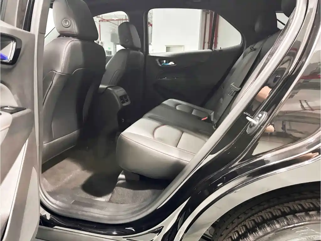Chevrolet Equinox — миниатюра 11