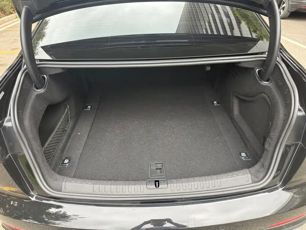 Audi A6L — миниатюра 12