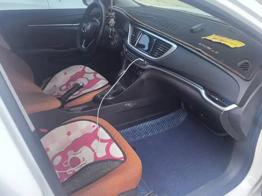 Buick Excelle — миниатюра 8
