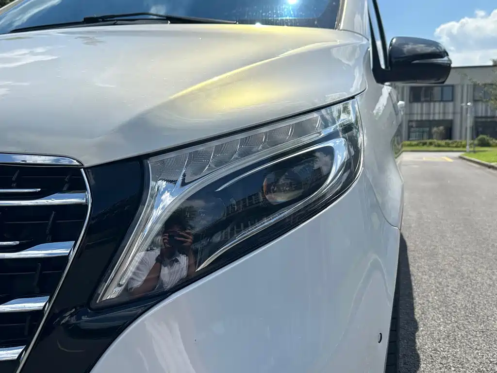 Mercedes-Benz V-Class — миниатюра 7