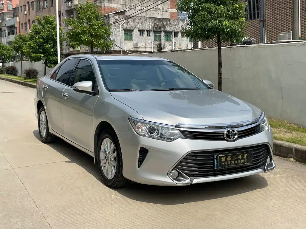 Toyota Camry — миниатюра 2
