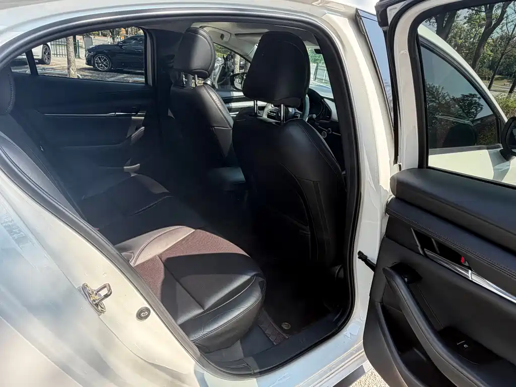 Mazda 3 Axela — миниатюра 11