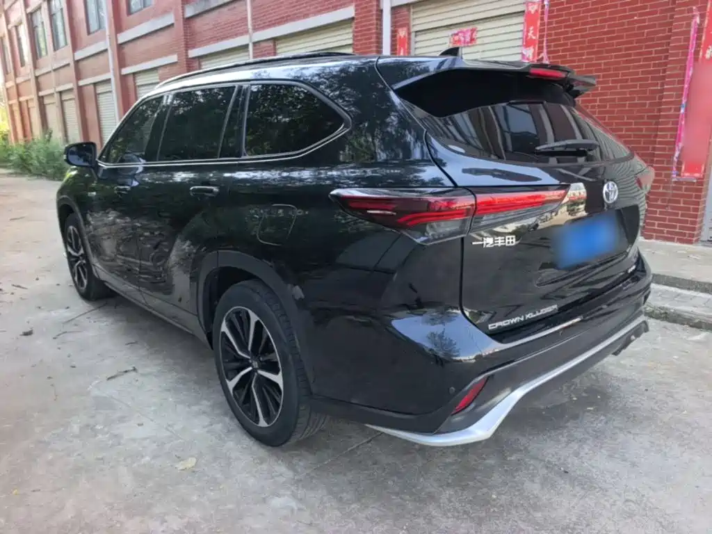 Toyota Crown Kluger — миниатюра 5