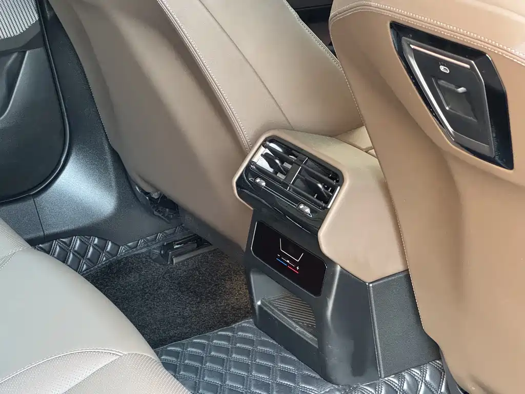BMW 5 Series — миниатюра 21